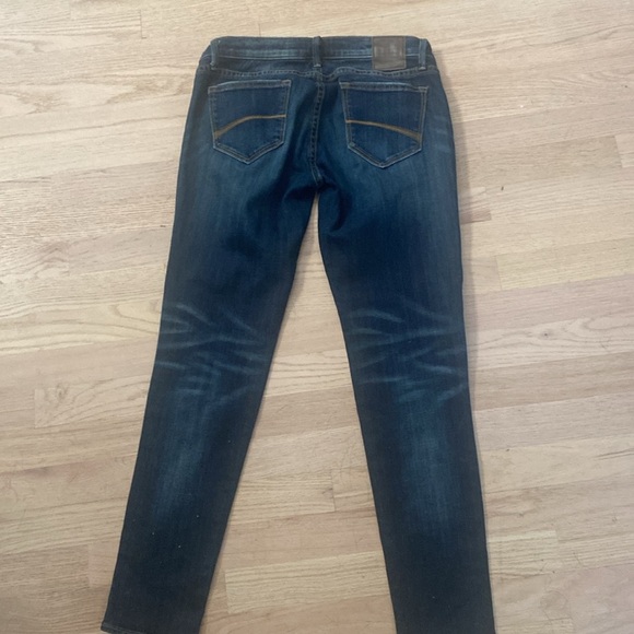 Driftwood Embroidered Jeans Size 6 - Picture 2 of 4